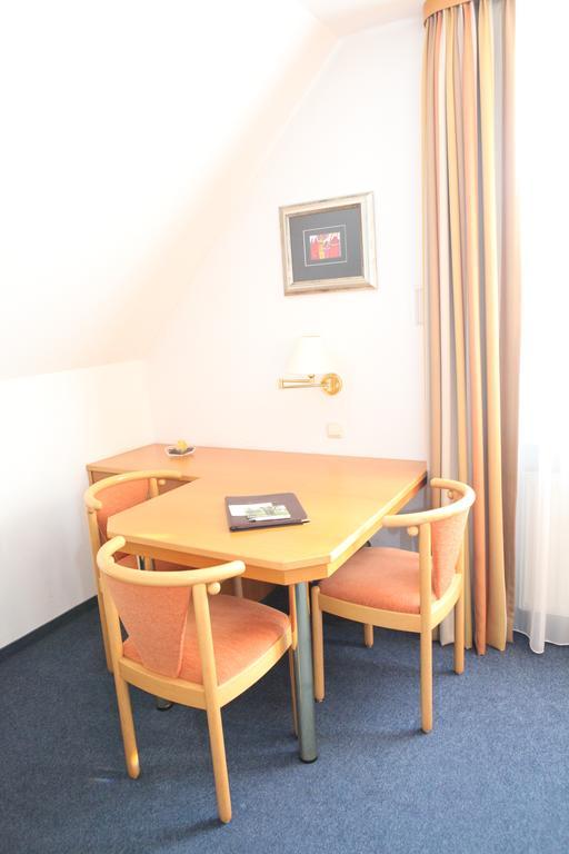 Hotel Am Ostpark Neubiberg Cameră foto